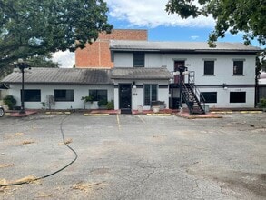 150-162 S Seguin Ave, New Braunfels, TX to rent Building Photo- Image 1 of 8