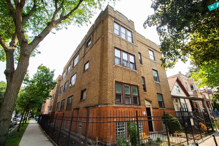 2455 N Ridgeway Ave, Chicago 60647 UK