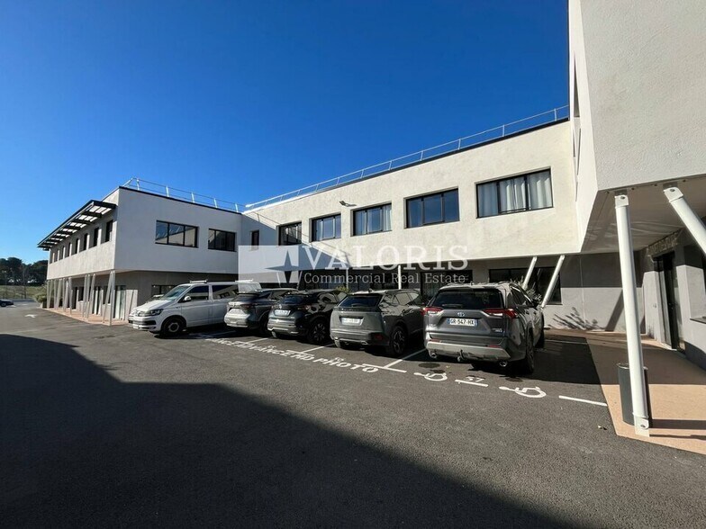 Route De Berre, Éguilles for sale - Building Photo - Image 3 of 11