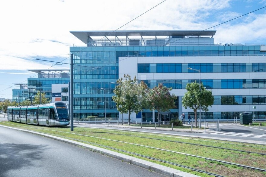 Office in Rungis to rent - Building Photo - Image 2 of 17