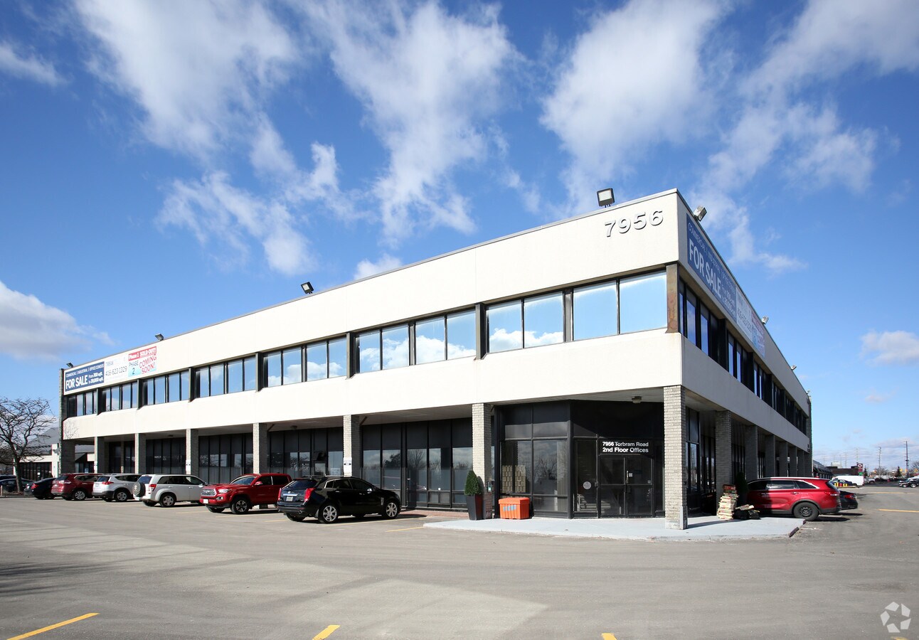 7956 Torbram Rd, Brampton L6T 5A2 UK