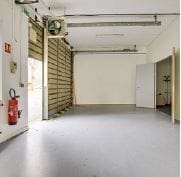 Industrial in Tremblay-en-France to rent - Interior Photo - Image 3 of 10