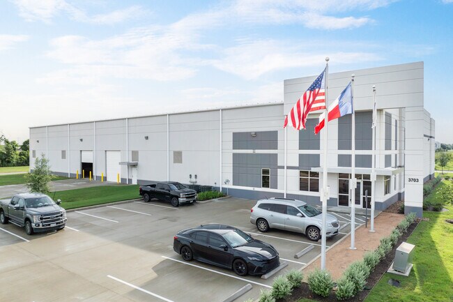 More details for 3703 Cedar Blvd, Baytown, TX - Industrial to Rent