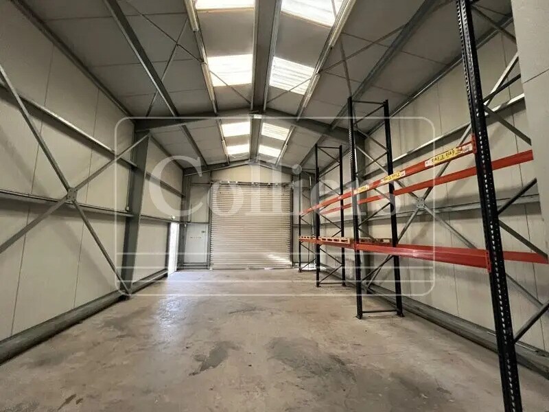 Light Industrial in Marseille to rent Interior Photo- Image 1 of 4