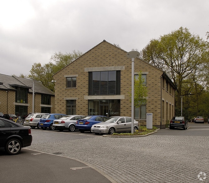 Eastern Rd, Bracknell to rent - Building Photo - Image 2 of 4