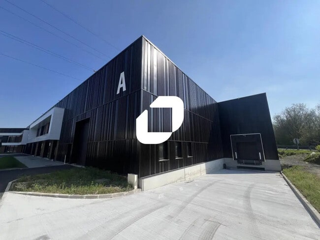 Vente Local d'activités 665 m² à 3 087 m²