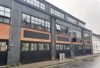 11-16 Vine St, Brighton to rent Building Photo- Image 1 of 11