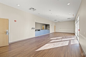 4927 Lake Ridge Pky, Grand Prairie, TX for rent Lobby- Image 1 of 14