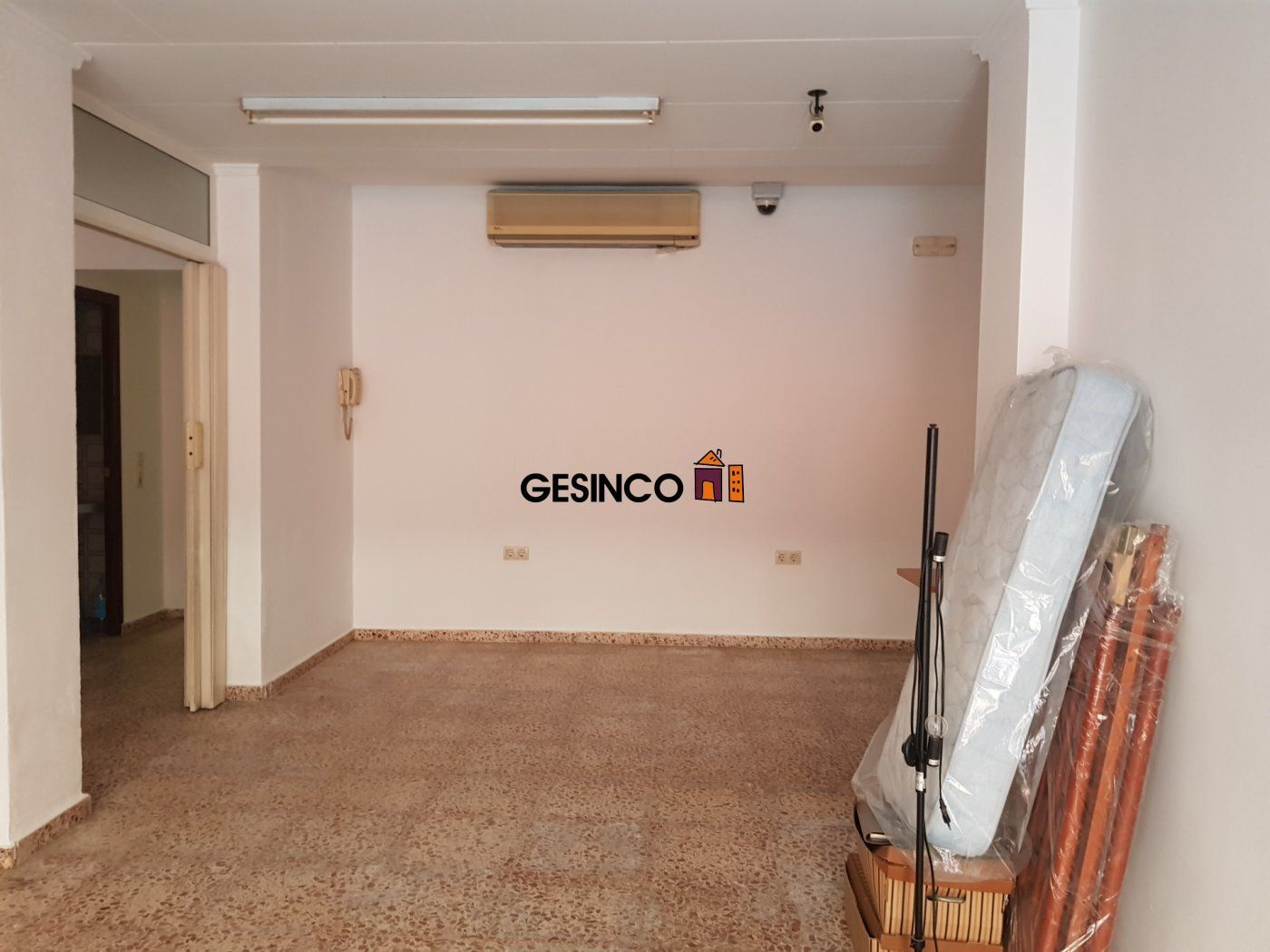 Retail in València, Valencia for sale Interior Photo- Image 1 of 8