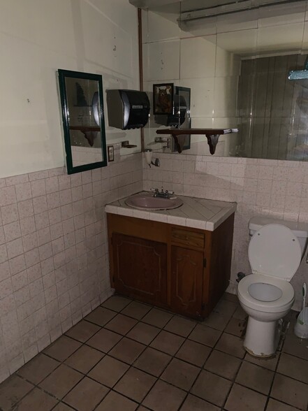 4843 Cecilia St, Cudahy, CA for rent - Building Photo - Image 3 of 7