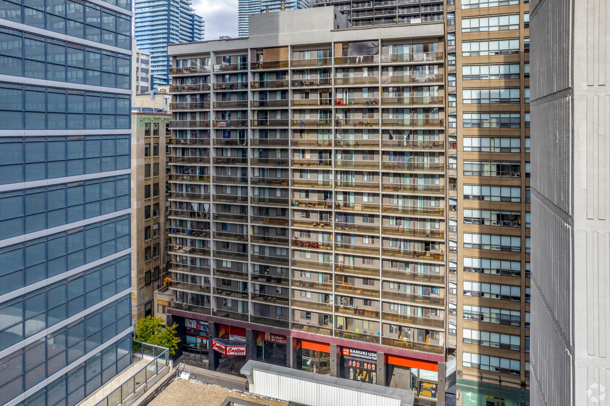20 Carlton Street, 25 Wood St, Toronto, ON to rent Primary Photo- Image 1 of 31