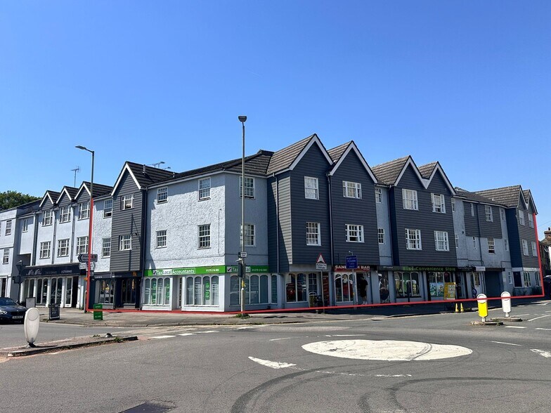 Sawbridgeworth – 113-123 London Road portfolio of 2 properties for sale on LoopNet.co.uk - Building Photo - Image 3 of 8