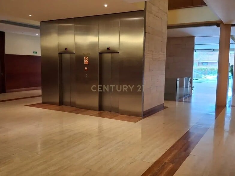 Office in Pozuelo de Alarcón, Madrid to rent - Building Photo - Image 2 of 6