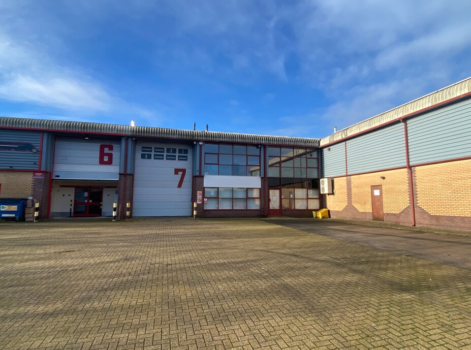 Lysander Way, Salisbury to rent Primary Photo- Image 1 of 4