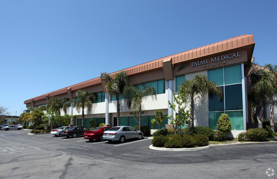 1901 Outlet Center Dr, Oxnard, CA for sale - Primary Photo - Image 1 of 1