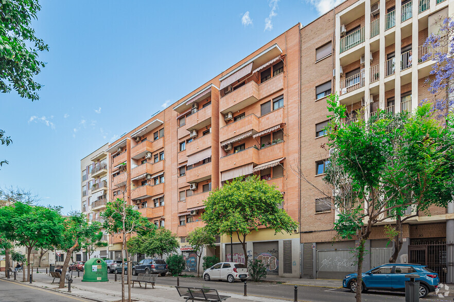 Carrer Pintor Rafael Solbes, 12, València, Valencia for sale - Primary Photo - Image 1 of 2