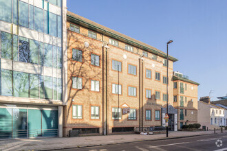 598-608 Chiswick High Rd, London for rent Primary Photo- Image 1 of 5