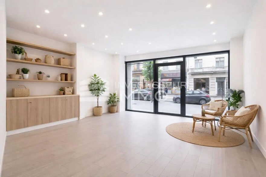 Retail in Melun for sale - Interior Photo - Image 2 of 2