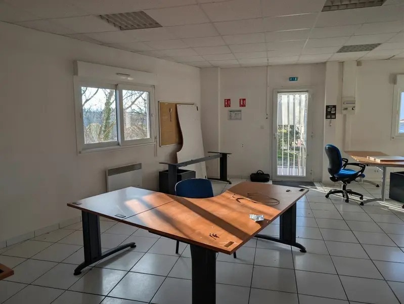 Location Bureaux 104 m² - Photo 1