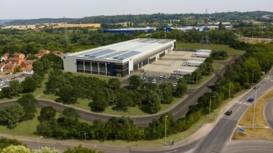 Bath Rd, Reading to rent Building Photo- Image 2 of 2