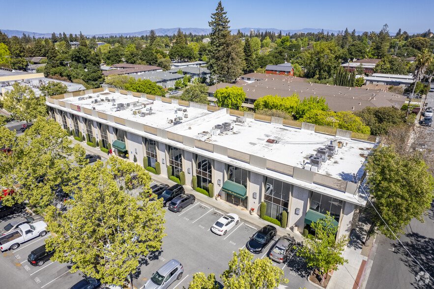 800-830 Menlo Ave, Menlo Park, CA for rent - Aerial - Image 2 of 5