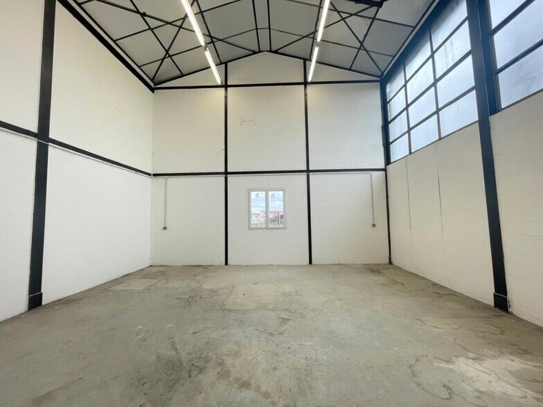 1 Rue Jean Carasso, Bezons to rent - Interior Photo - Image 3 of 14