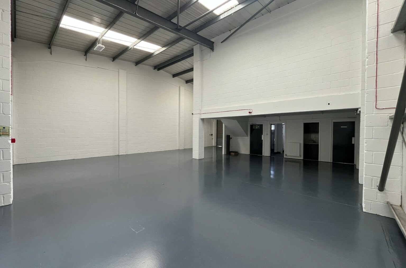 Southern Rd, Aylesbury to rent Interior Photo- Image 1 of 3