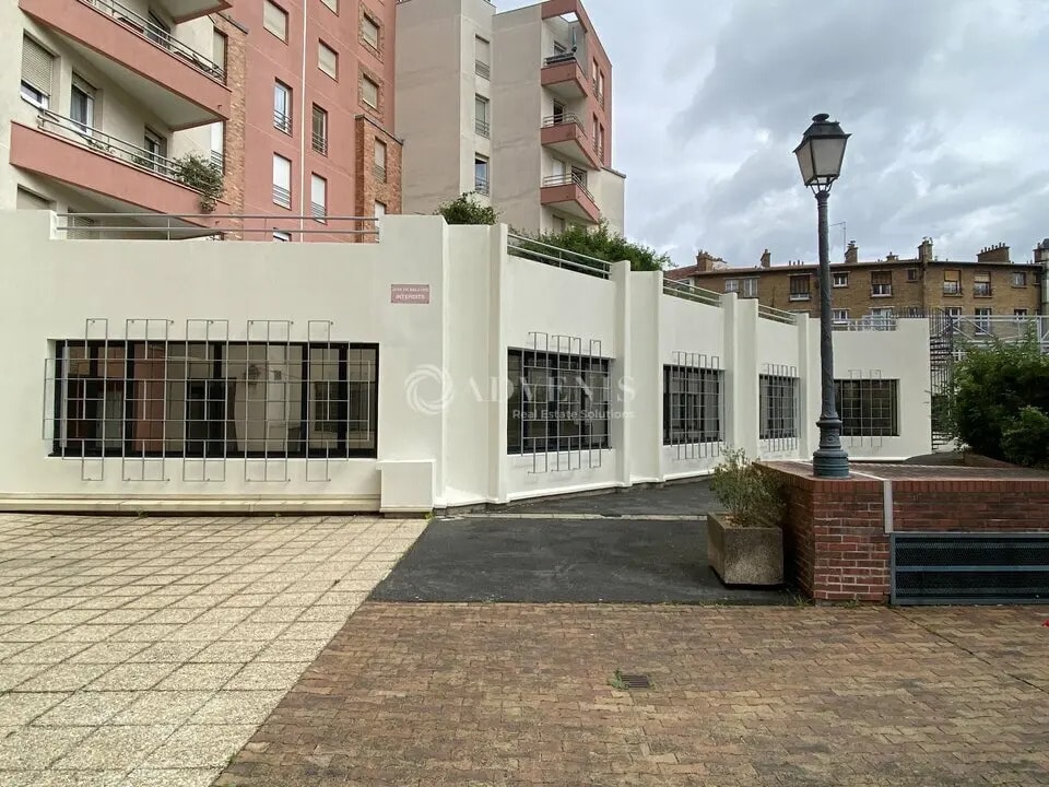 Location Bureaux 303 m² - Photo 1