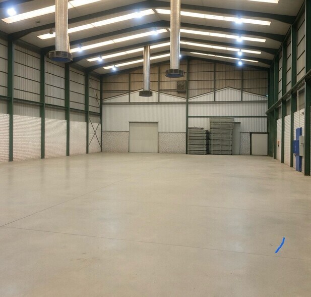 Carretera Madrid-Toledo, Km 50-200, Cabañas de la Sagra, Toledo to rent - Building Photo - Image 2 of 6