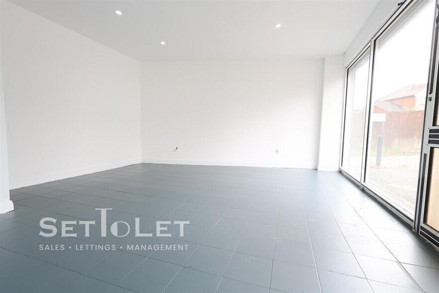 11 Strathdene Rd, Birmingham to rent - Building Photo - Image 3 of 20