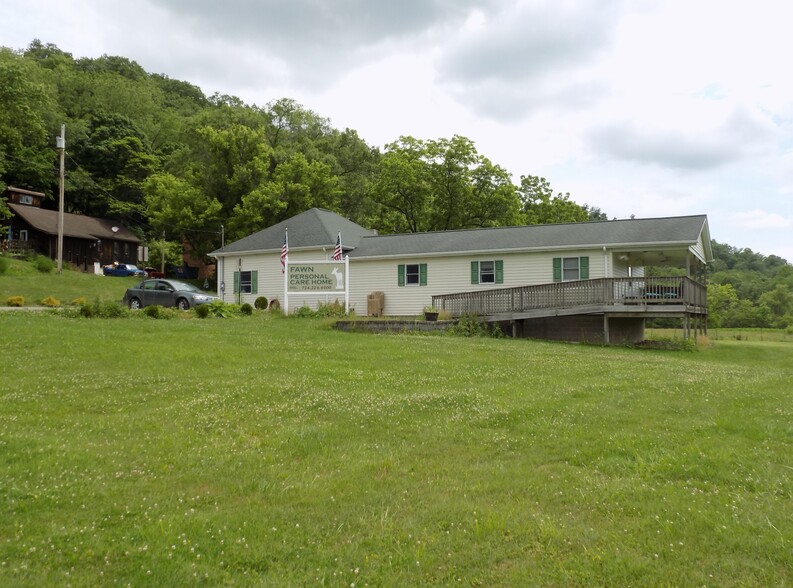 282 Shawnderosa Dr, Tarentum, PA for sale - Primary Photo - Image 1 of 1