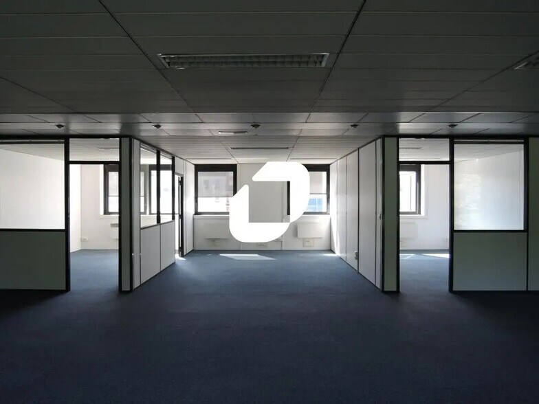 Office in Lognes to rent - Interior Photo - Image 2 of 13