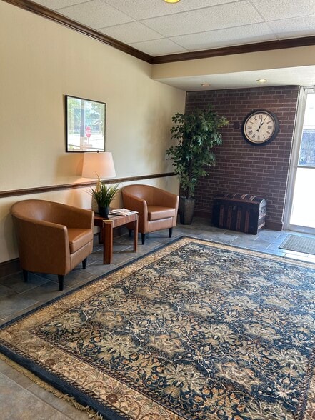 102 N Shiloh Rd, Garland, TX to rent - Interior Photo - Image 3 of 14