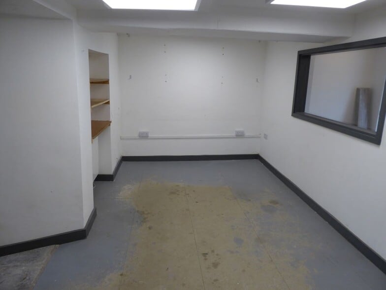 185 Highgate, Kendal for sale - Interior Photo - Image 3 of 7