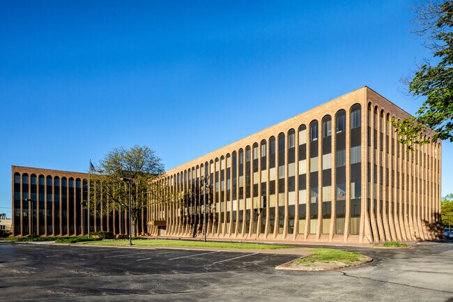 More details for 2340 S River Rd, Des Plaines, IL - Office to Rent