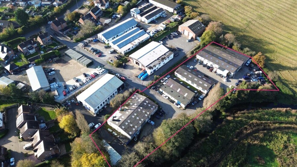 Unit 2-6, Stone Lane Industrial Estate portfolio of 4 properties for sale on LoopNet.co.uk - Primary Photo - Image 1 of 15