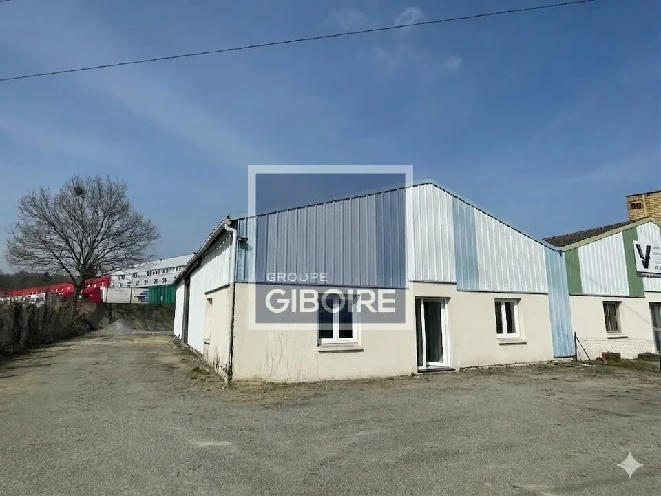 Location Entrepôt 255 m² - Photo 1