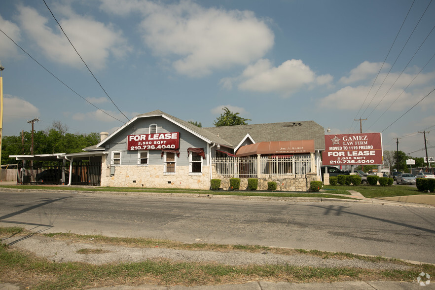 1139 W Hildebrand Ave, San Antonio, TX for rent - Building Photo - Image 3 of 9