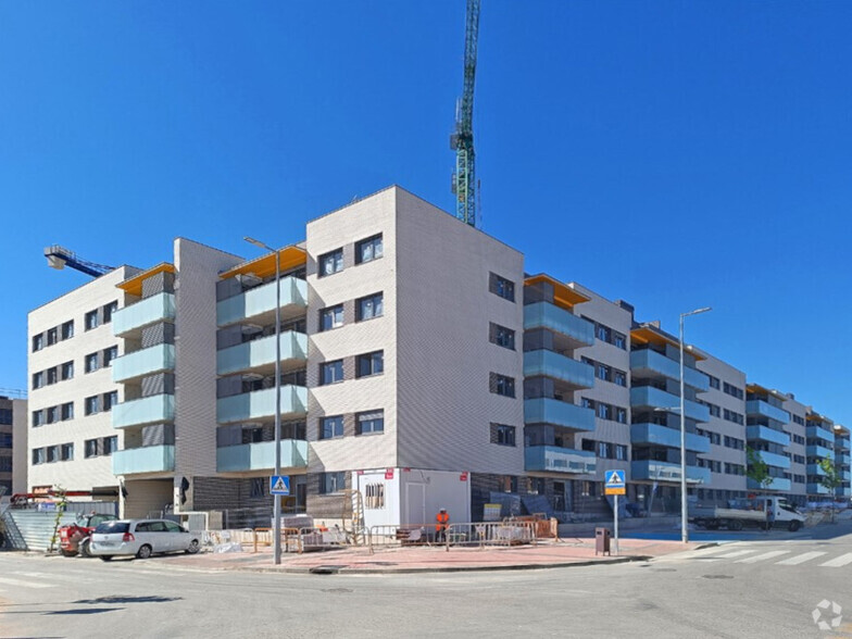 Calle Valle del Bustarviejo, 10, Torrejón De Ardoz, Madrid for sale - Primary Photo - Image 1 of 3