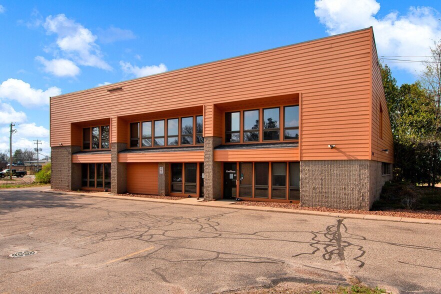 3000 Minnesota Ave, Stevens Point, WI for sale - Building Photo - Image 1 of 41