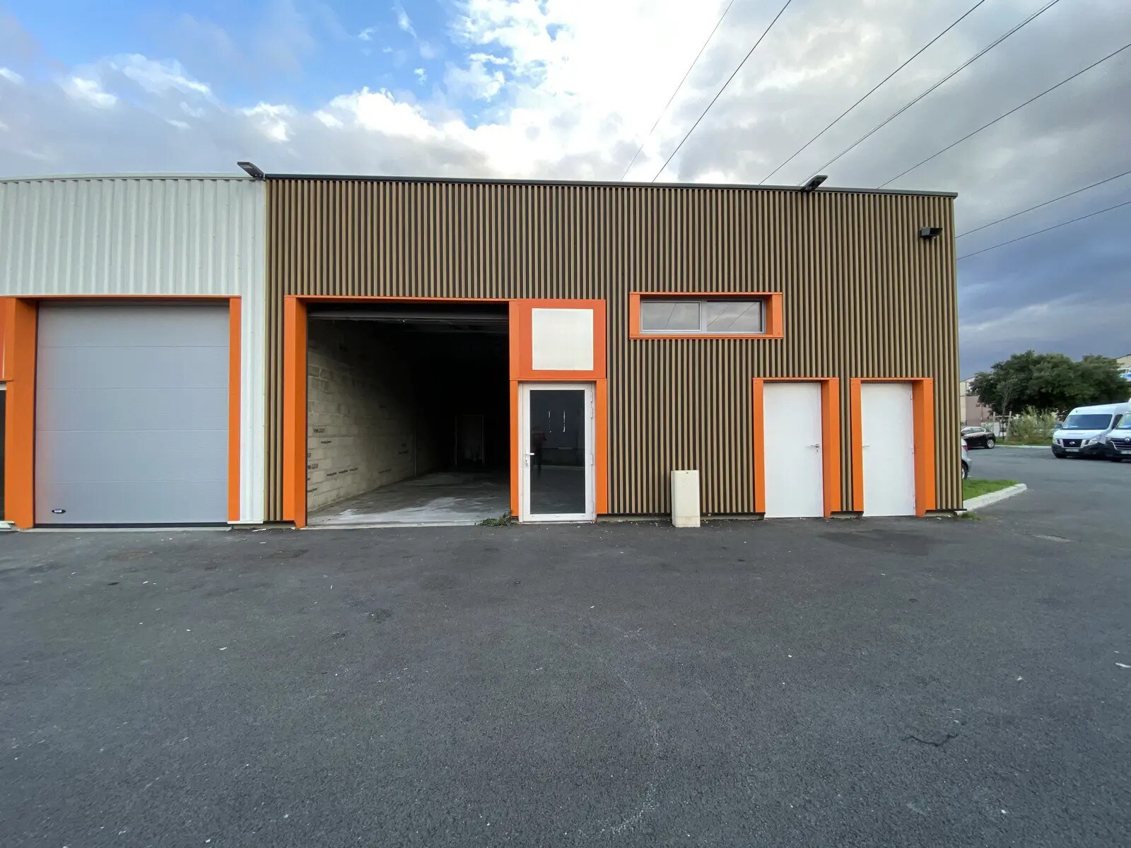 3 Rue Des Frères Lumière, Carbon-Blanc for sale Building Photo- Image 1 of 5