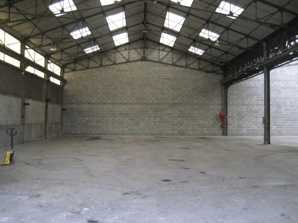 Location Local d'activités 480 m² - Photo 1
