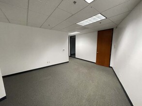 710 Lakeway Dr, Sunnyvale, CA for rent Building Photo- Image 1 of 4