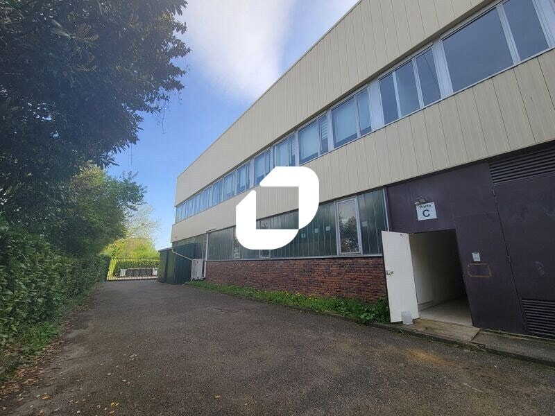 Light Industrial in Ris-Orangis to rent Building Photo- Image 1 of 12