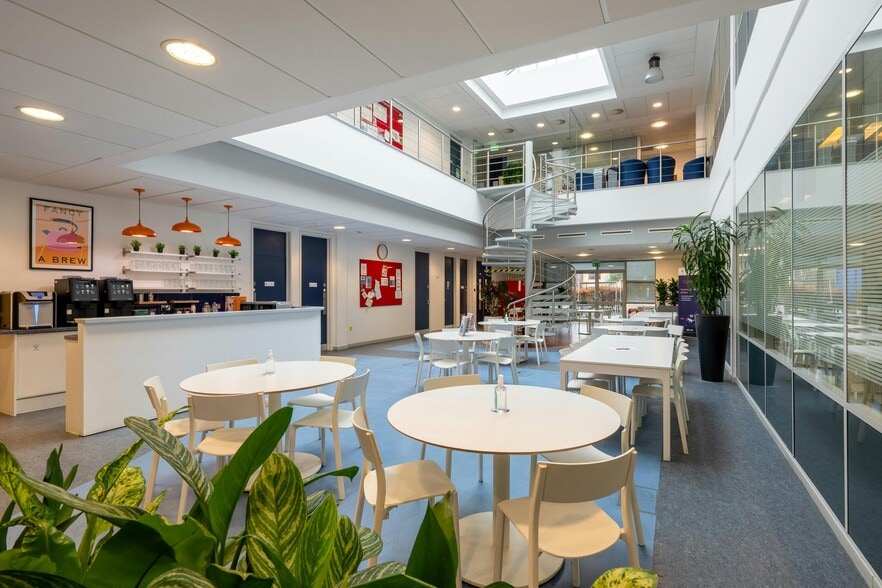 418 Milton Rd, Cambridge to rent - Building Photo - Image 3 of 14