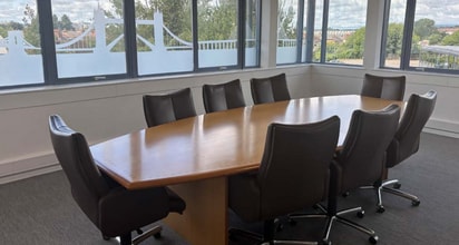 2 Fford Pengam, Cardiff to rent Interior Photo- Image 1 of 4