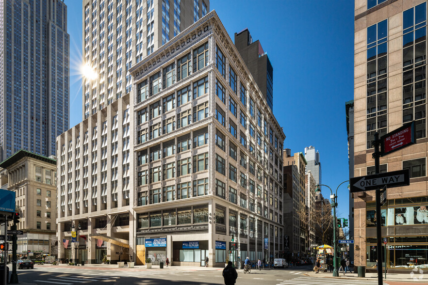 404 Fifth Ave, New York, NY for rent - Primary Photo - Image 1 of 6