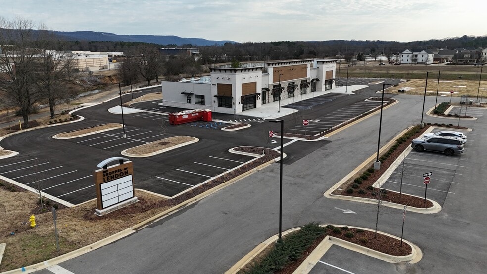 2626 Carl T Jones SE Dr, Huntsville, AL to rent - Building Photo - Image 3 of 5