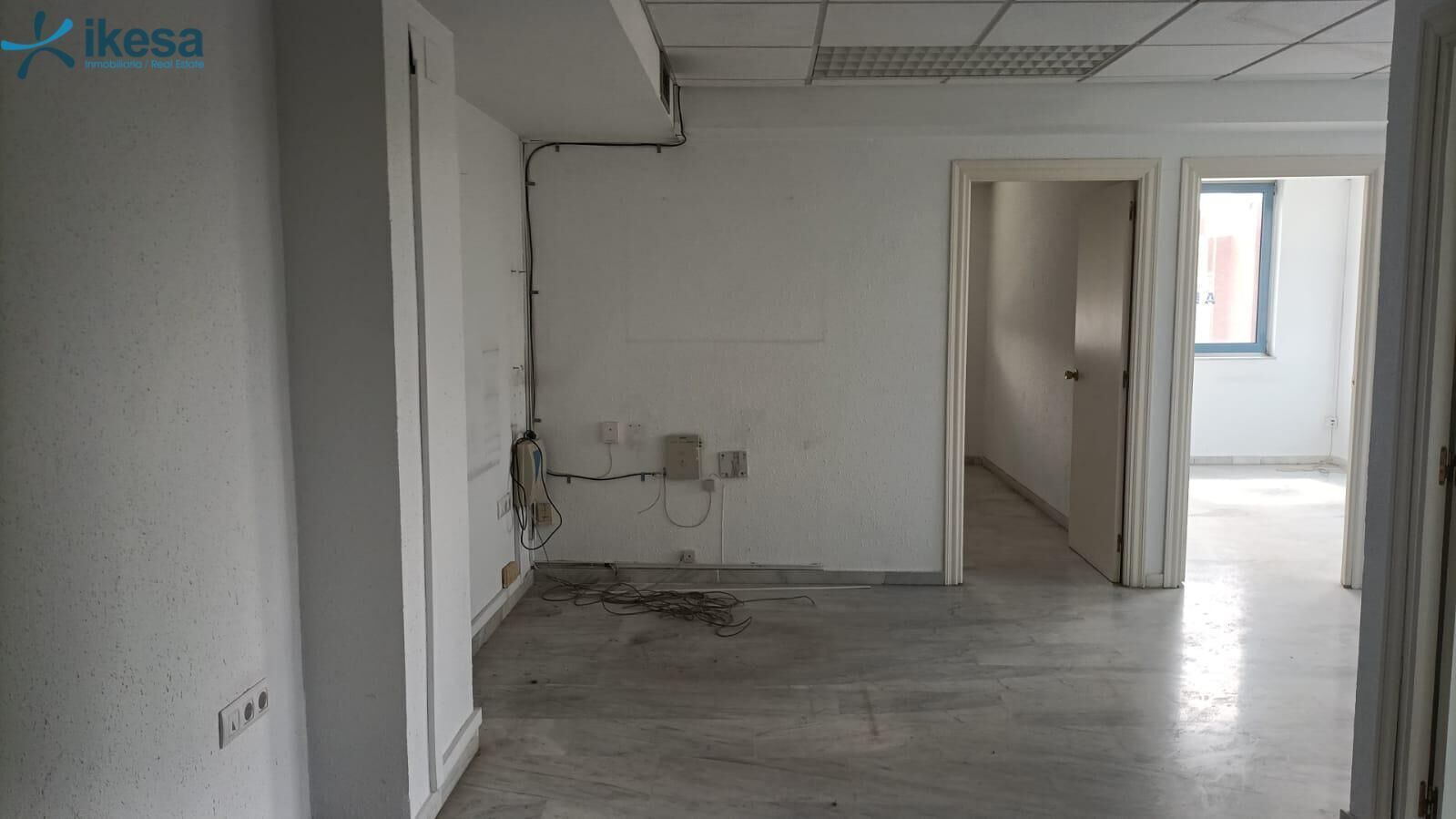 Office in SEVILLA for sale Interior Photo- Image 1 of 19