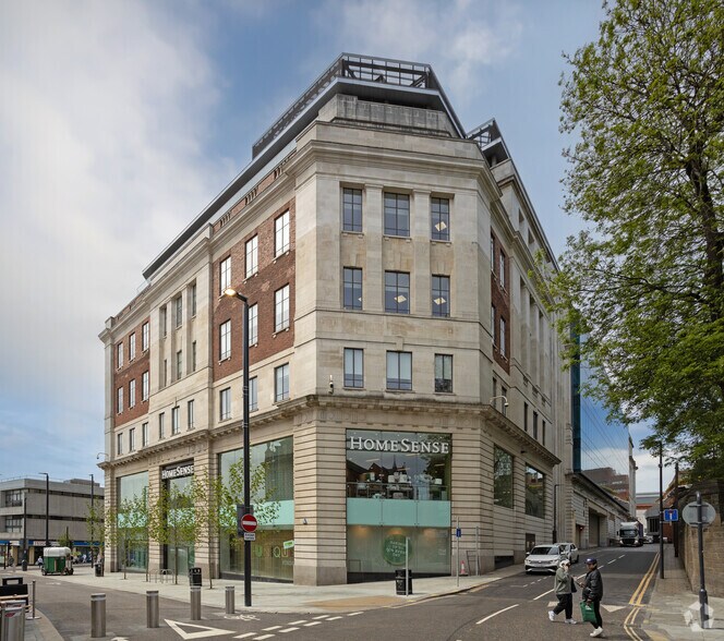The Headrow, Leeds to rent - Building Photo - Image 3 of 12